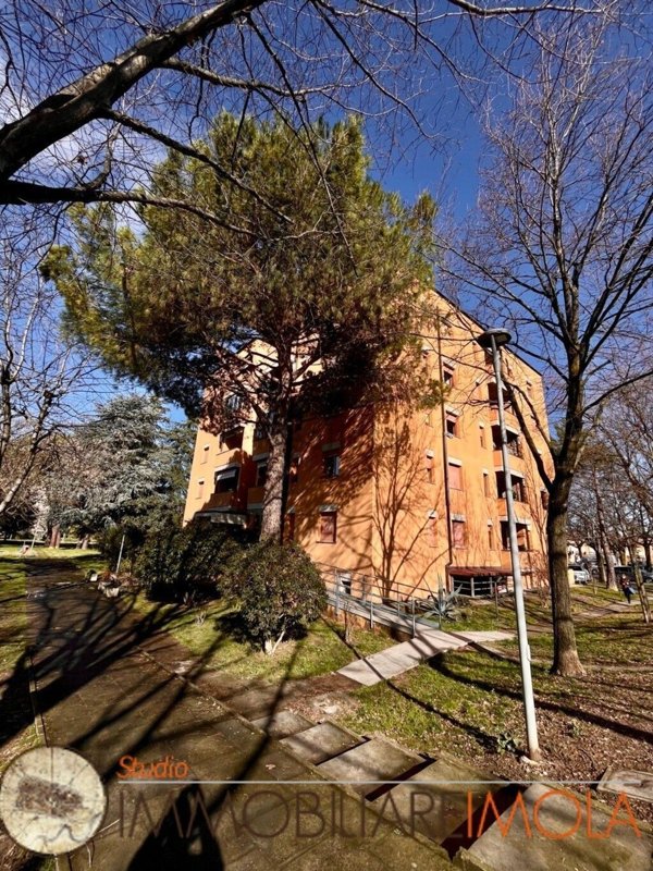 appartamento in vendita ad Imola in zona Pedagna