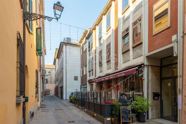 negozio in vendita ad Imola