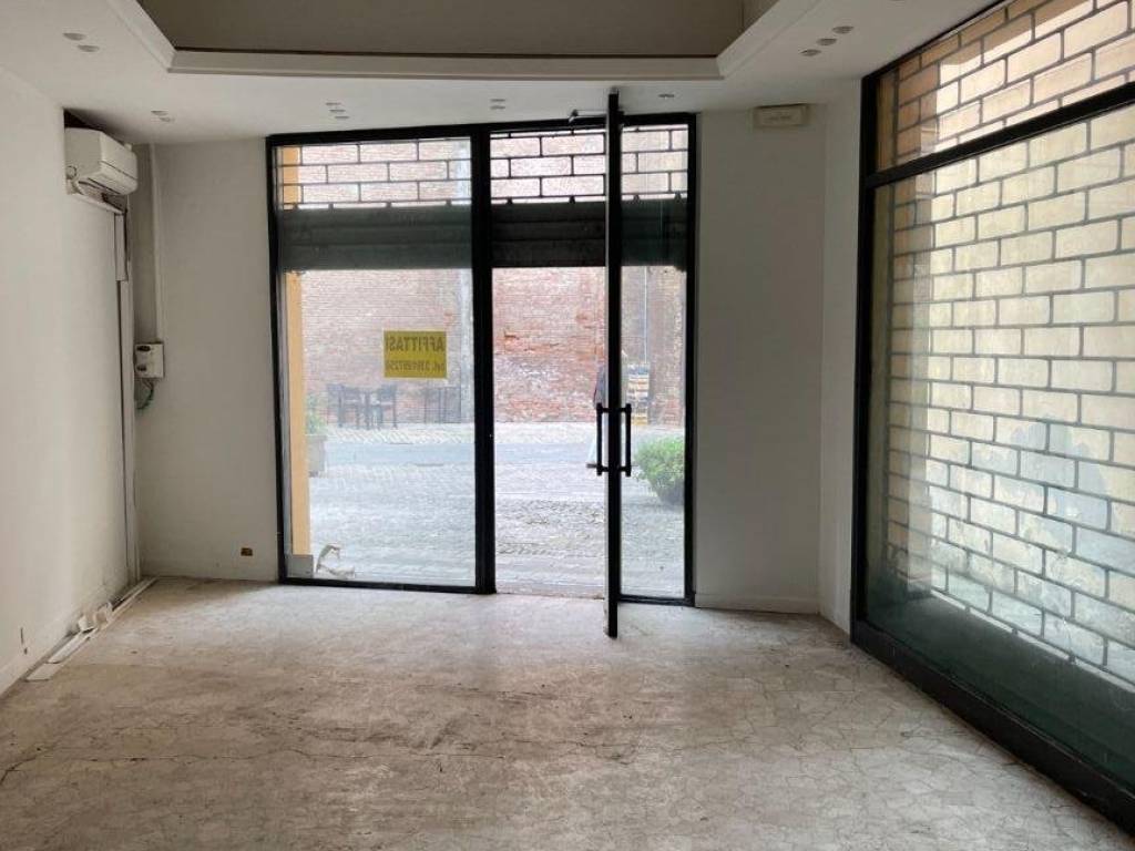 negozio in vendita ad Imola in zona Centro Storico