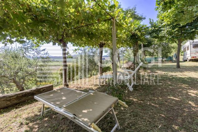 locale commerciale in vendita ad Imola