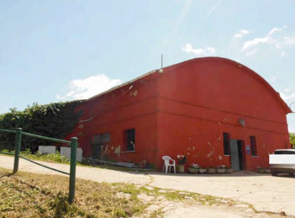 locale di sgombero in vendita ad Imola