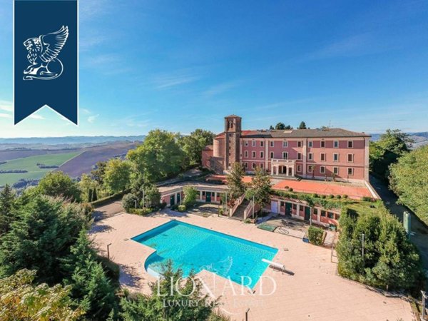 intera palazzina in vendita ad Imola in zona Area Industriale