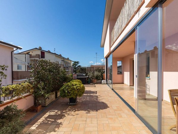 appartamento in vendita ad Imola in zona Area Industriale