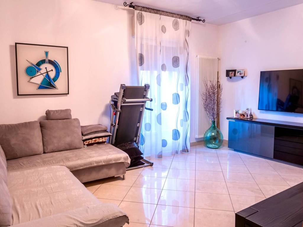 appartamento in vendita ad Imola in zona Area Industriale