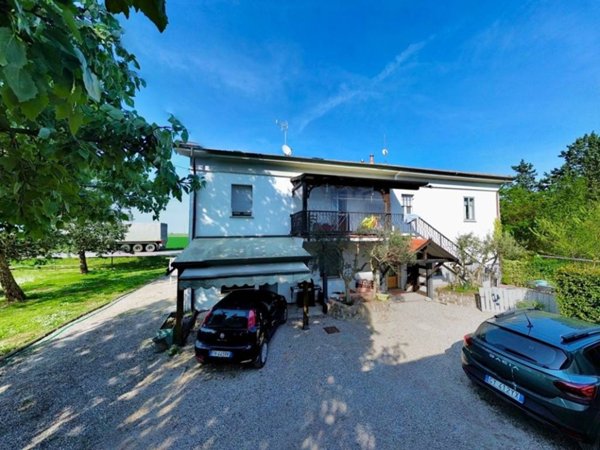 casa indipendente in vendita ad Imola in zona Sasso Morelli