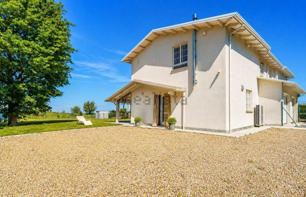 casa indipendente in vendita ad Imola in zona Sasso Morelli