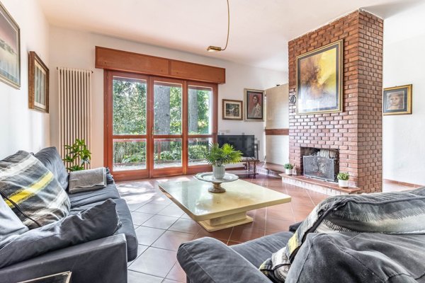 casa indipendente in vendita ad Imola in zona Centro Storico