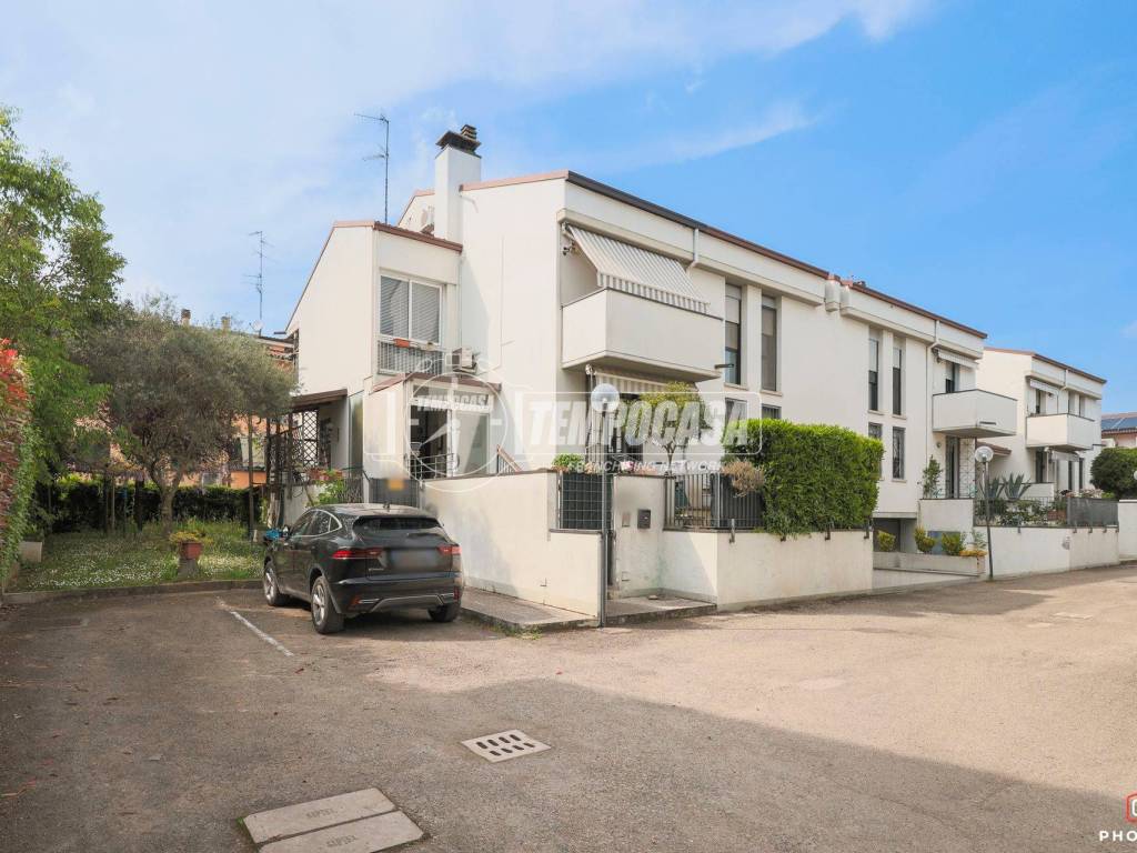 appartamento in vendita ad Imola in zona Pedagna