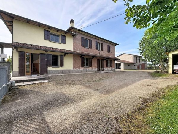 casa indipendente in vendita ad Imola in zona Zello