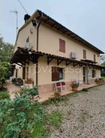 casa indipendente in vendita ad Imola in zona Spazzate Sassatelli