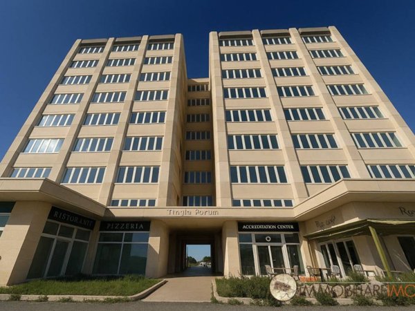 ufficio in vendita ad Imola in zona Area Industriale