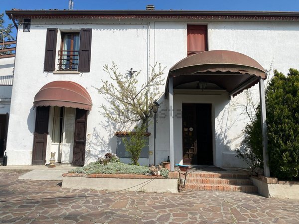 casa indipendente in vendita ad Imola