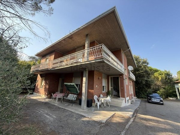casa indipendente in vendita ad Imola in zona Centro Storico