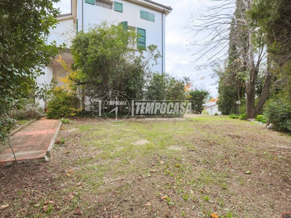 casa indipendente in vendita ad Imola