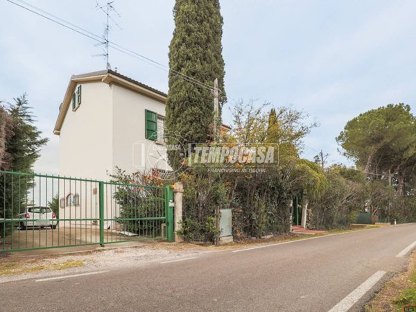 casa indipendente in vendita ad Imola