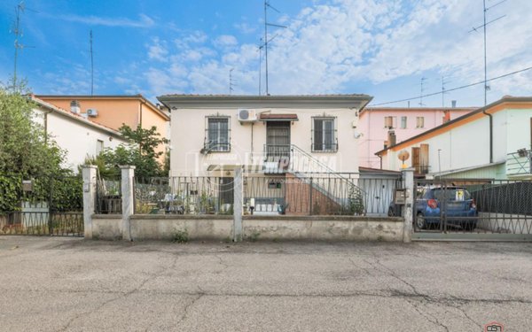 casa indipendente in vendita ad Imola