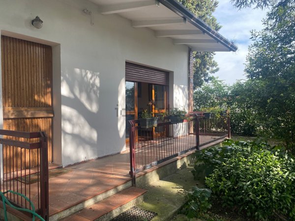 casa indipendente in vendita ad Imola in zona Area Industriale