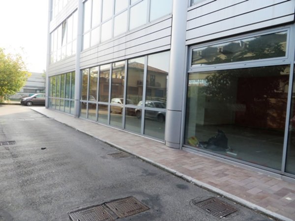 ufficio in vendita ad Imola in zona Càsola Canina