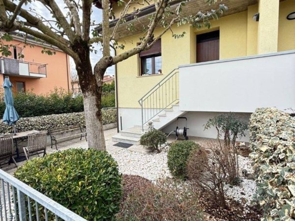 casa indipendente in vendita ad Imola in zona Ponticelli