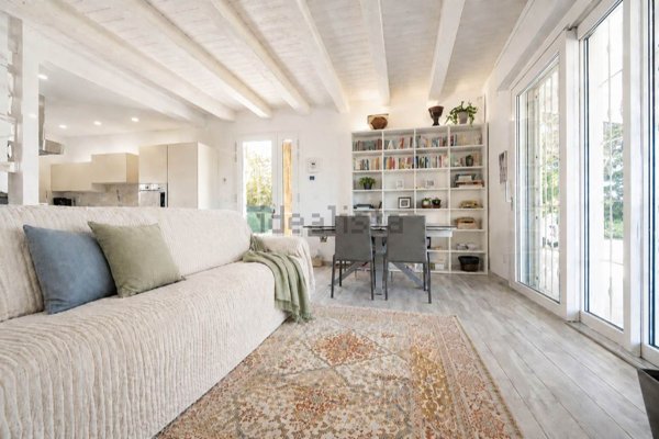 casa indipendente in vendita ad Imola in zona Chiusura