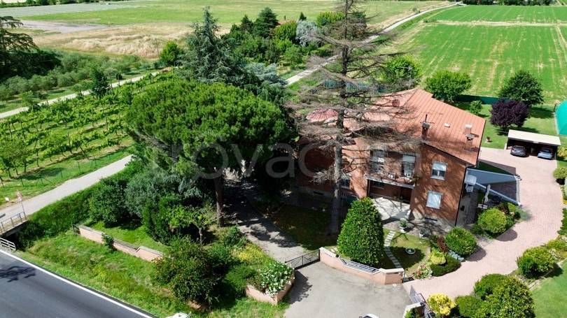 casa indipendente in vendita ad Imola in zona Chiusura