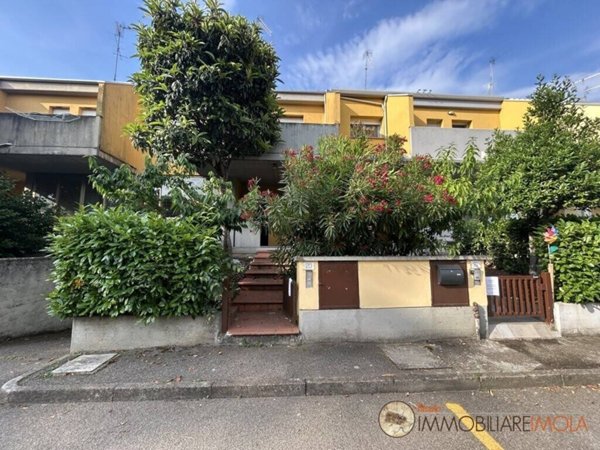 casa indipendente in vendita ad Imola