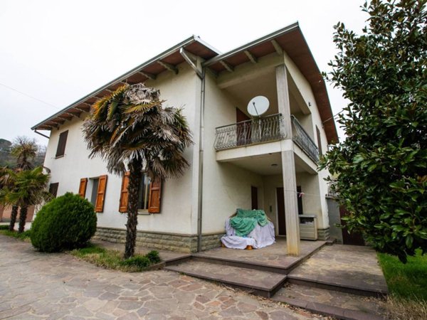 casa indipendente in vendita ad Imola
