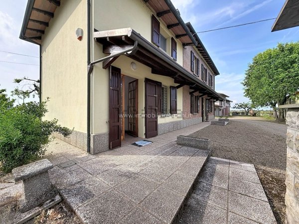 casa indipendente in vendita ad Imola