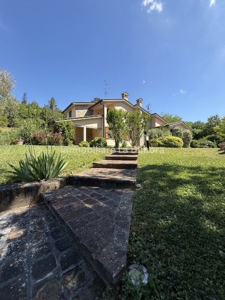 casa indipendente in vendita ad Imola in zona Centro Storico