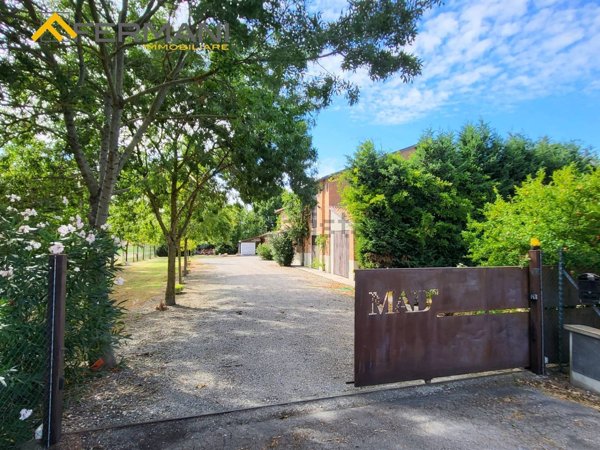casa indipendente in vendita ad Imola in zona Sesto Imolese