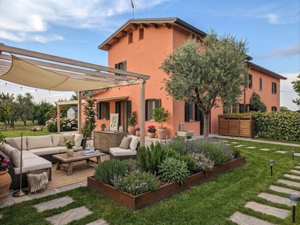 casa indipendente in vendita ad Imola in zona San Prospero