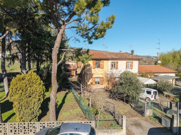 casa indipendente in vendita ad Imola