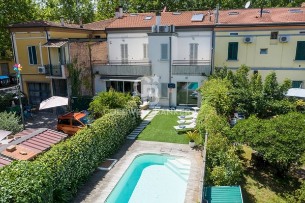 casa indipendente in vendita ad Imola in zona Centro Storico