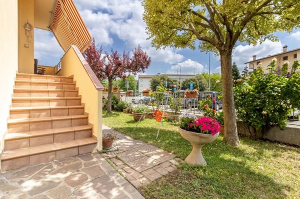 appartamento in vendita ad Imola in zona Pedagna