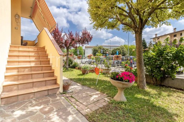 appartamento in vendita ad Imola in zona Pedagna