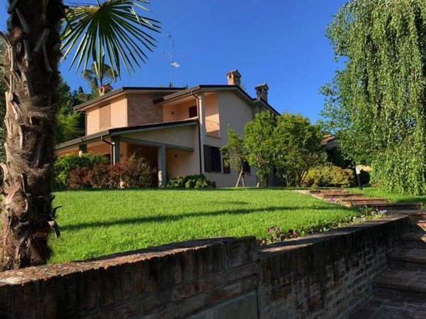casa indipendente in vendita ad Imola