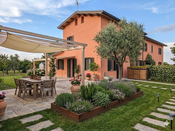 casa indipendente in vendita ad Imola