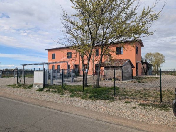 casa indipendente in vendita ad Imola
