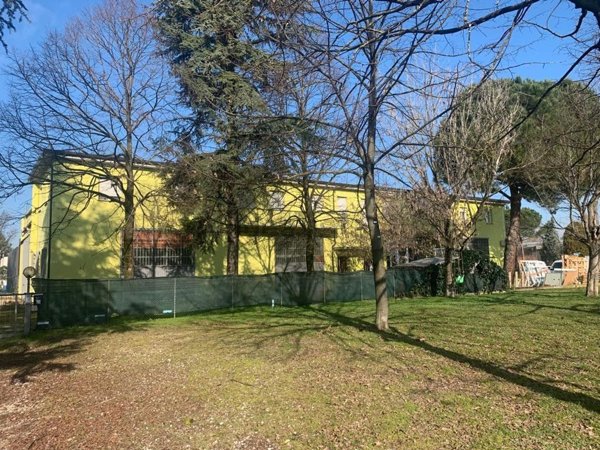 appartamento in vendita ad Imola in zona Area Industriale