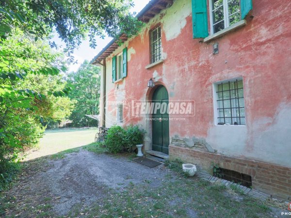 casa indipendente in vendita ad Imola in zona Piratello