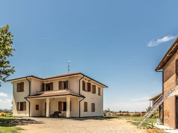 villa in vendita ad Imola