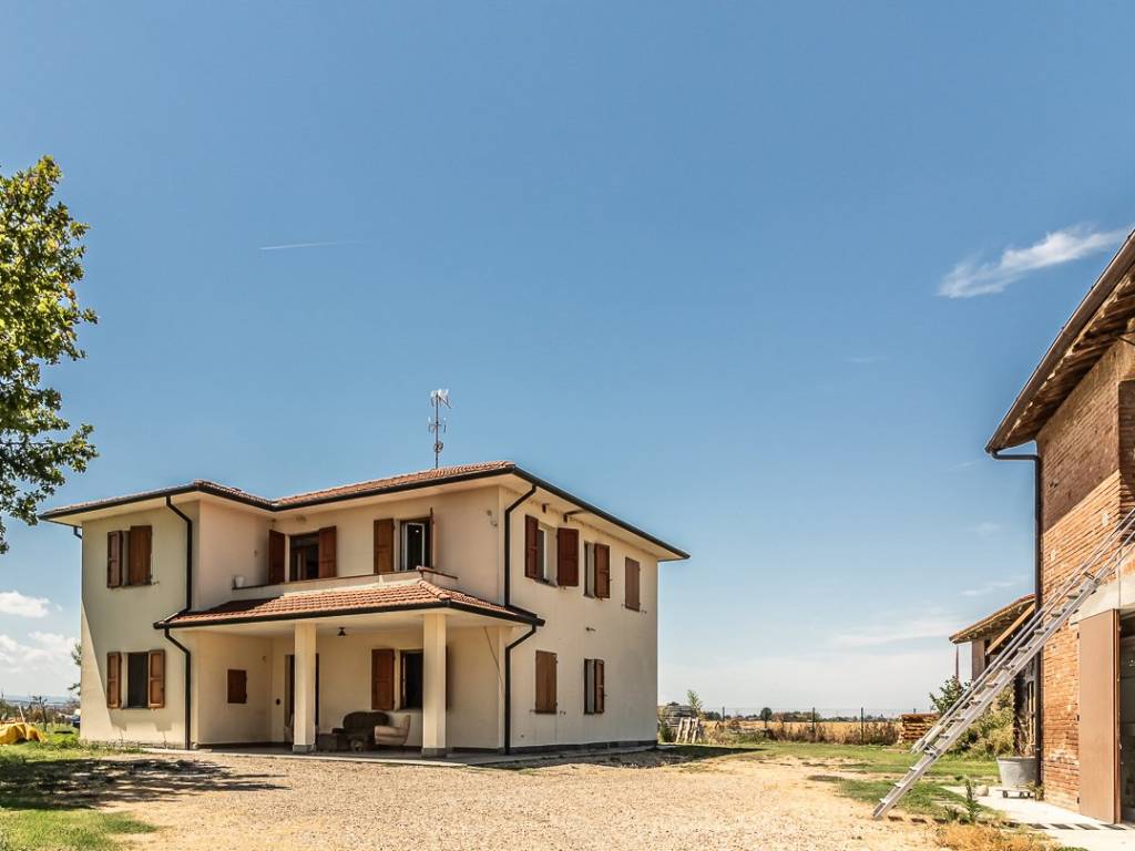 intera palazzina in vendita ad Imola