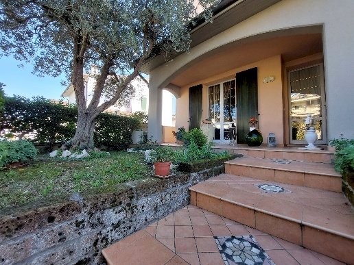 casa indipendente in vendita ad Imola in zona Pedagna