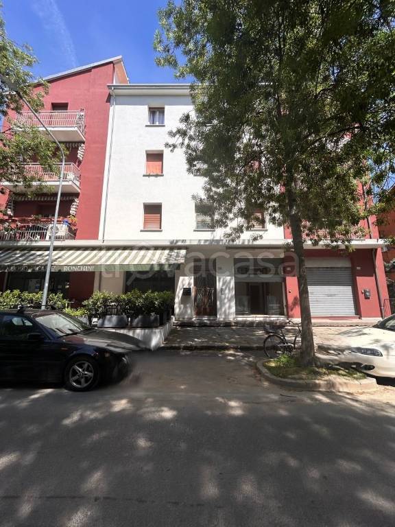negozio in vendita ad Imola in zona Centro Storico