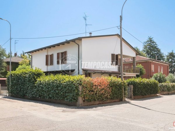 casa indipendente in vendita ad Imola in zona Sasso Morelli