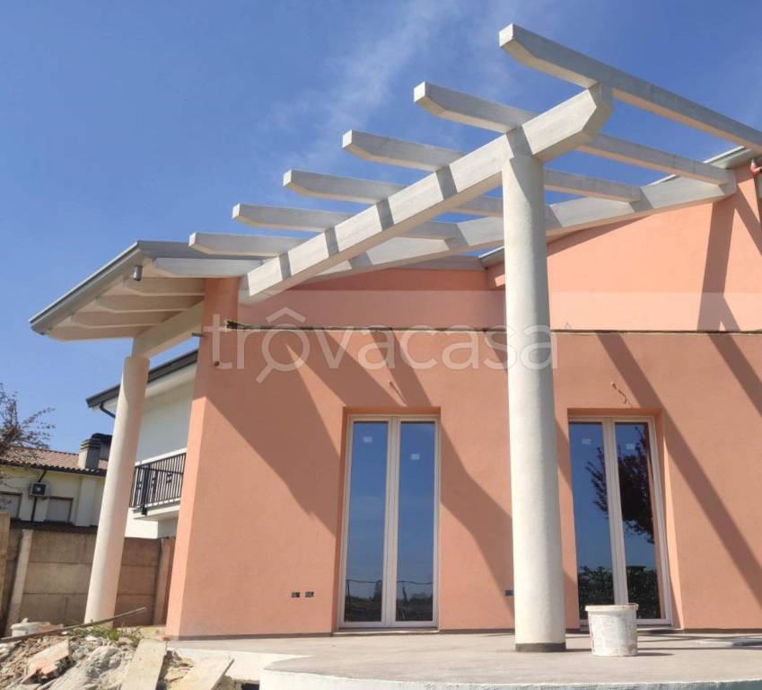 casa indipendente in vendita ad Imola