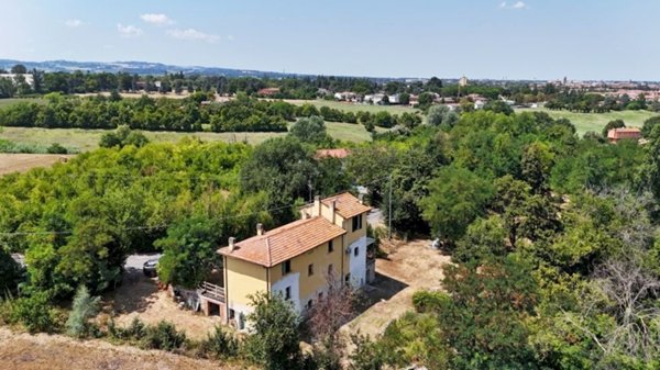 casa indipendente in vendita ad Imola