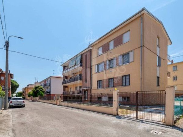 appartamento in vendita ad Imola in zona Area Industriale