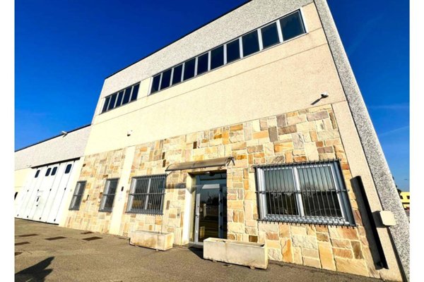 trivano in vendita ad Imola in zona Area Industriale