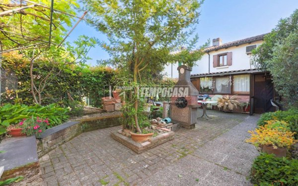 casa indipendente in vendita ad Imola in zona Ponticelli
